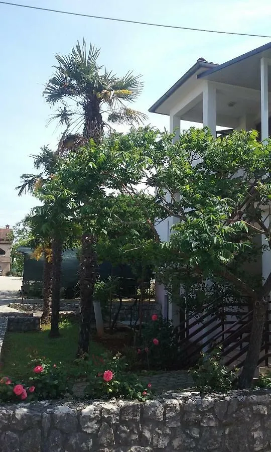 Apartment Marija أوماغ